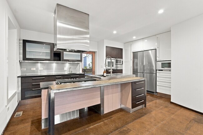 Foto del edificio - 2334 W Medill Ave