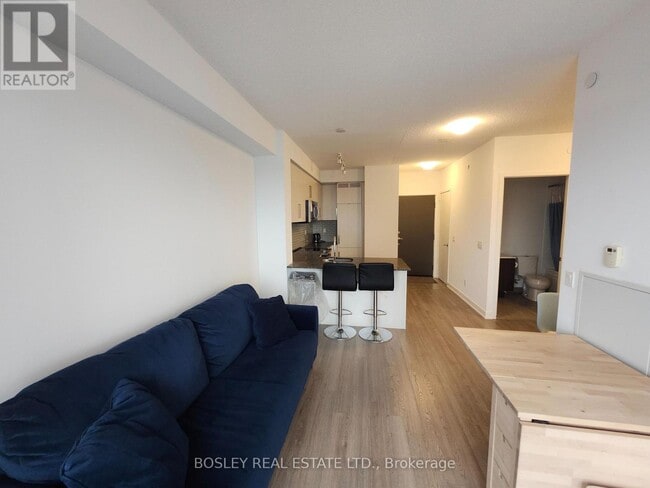 Photo du bâtiment - 5180 Yonge St