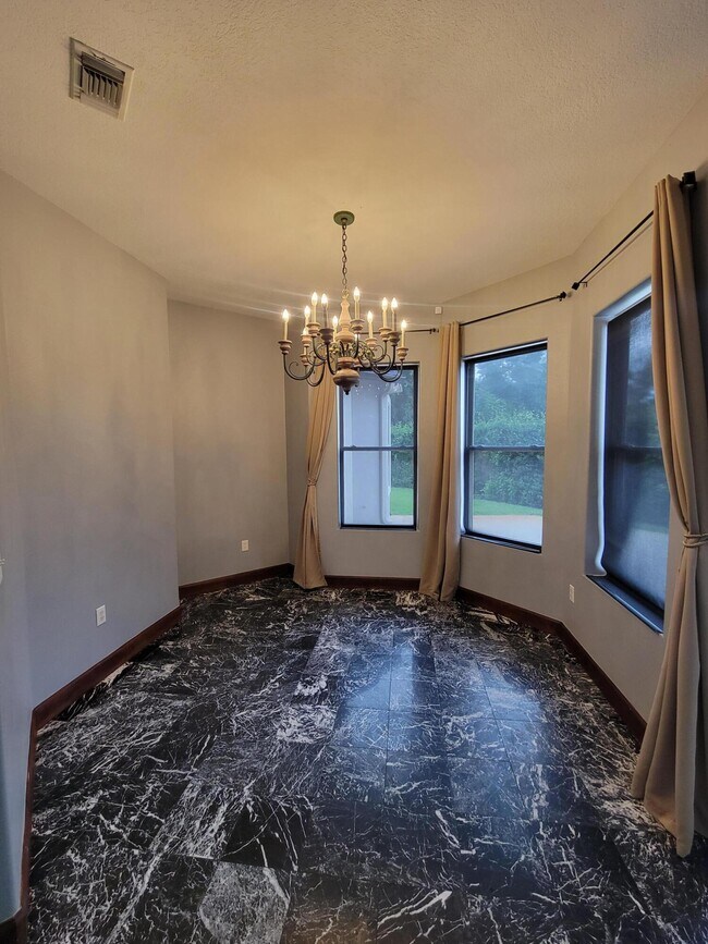 Foto del edificio - 516 Lakeview St