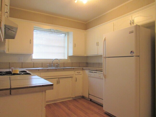 Foto del edificio - Charming Home in Edmond & Convienant Locat...