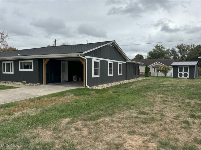 Building Photo - 1045 Lake View Dr