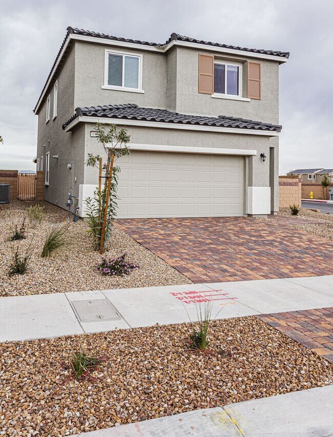 Foto del edificio - Brand New Home