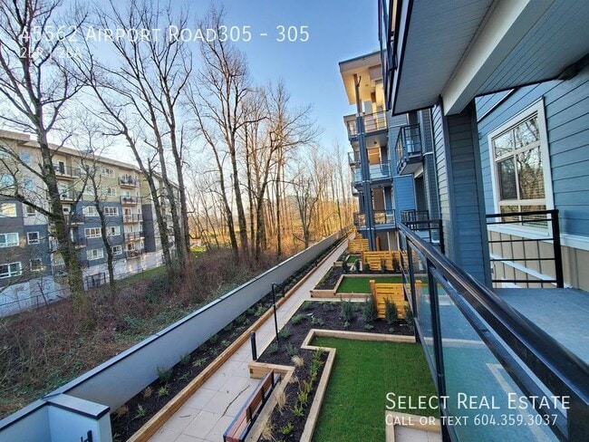 Building Photo - 45562 Airport Road305