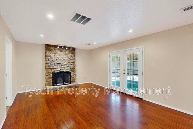 Foto del edificio - 8804 Bellehaven Ave NE