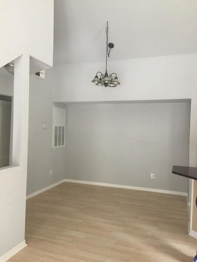 Foto del edificio - 6400 Raleigh St