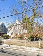 Building Photo - 1148 W Broadway