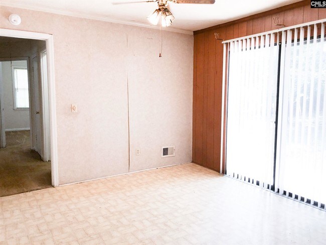 Foto del edificio - 225 Stirlington Rd