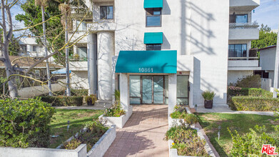 Building Photo - 10861 Moorpark St