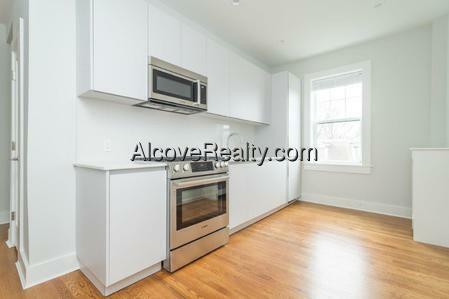 Primary Photo - 18 Forest St