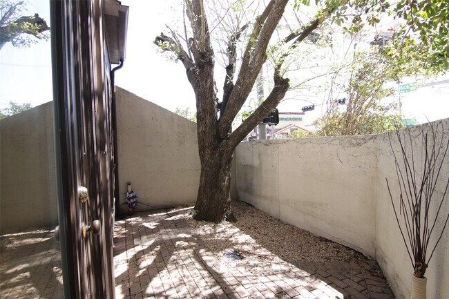 Foto del edificio - 2602 Rice Boulevard