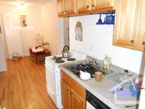 Building Photo - 219 Freeman St