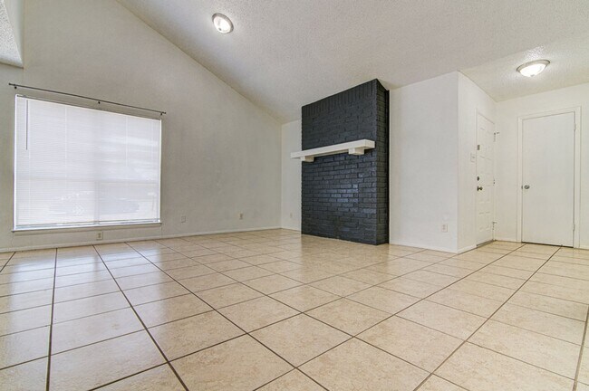 Building Photo - 1202 Westcott Dr
