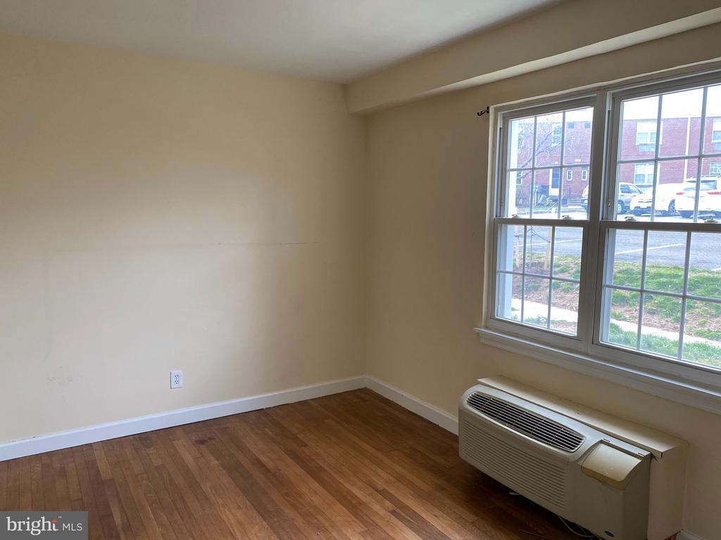 Foto principal - 203 E Glebe Rd