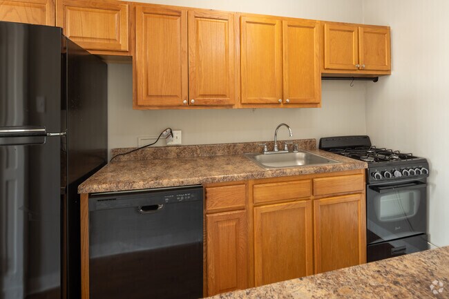 1HAB, 1BA: 875 ft² - Mayfair Apartments