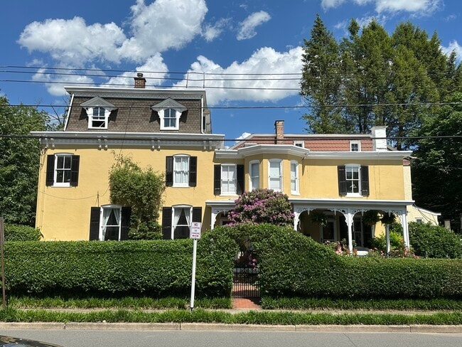 Building Photo - 3 Jefferson St
