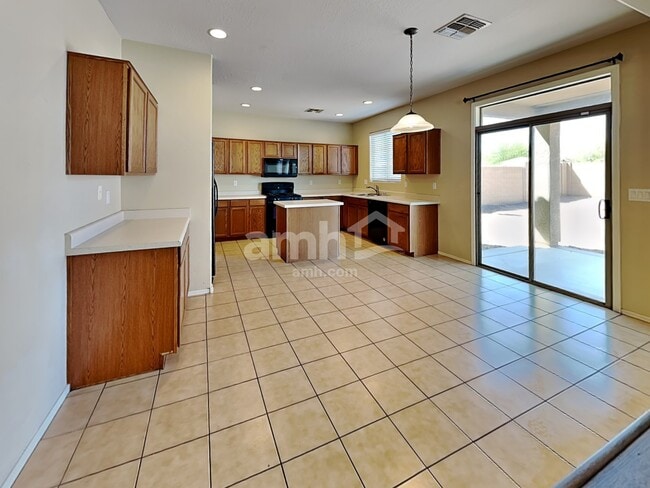 Foto del edificio - 7006 W Irwin Ave