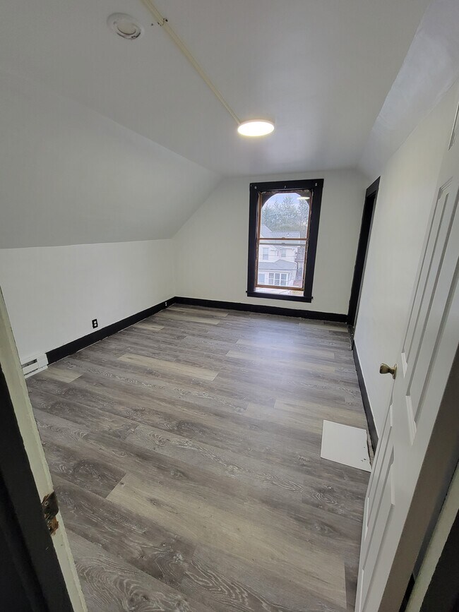 34 High St Unit 2, Hudson, MA 01749 Apartments in Hudson, MA