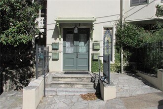 Building Photo - 800 San Antonio St