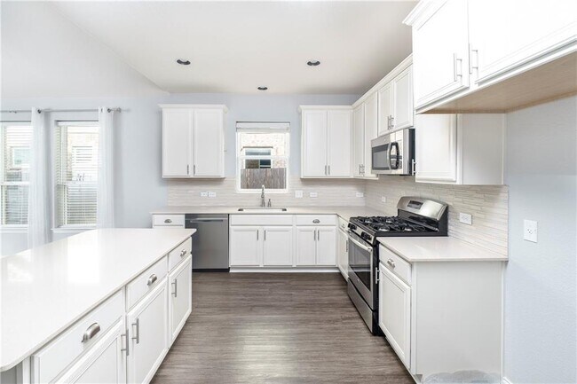 Building Photo - 720 Bonnet Blvd