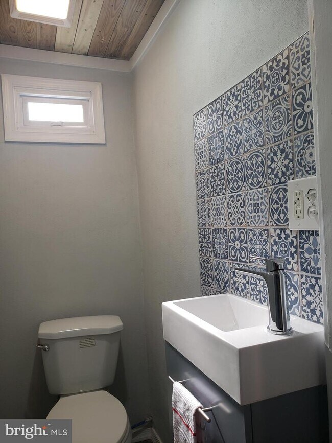 Foto del edificio - 1274 S Bucknell St