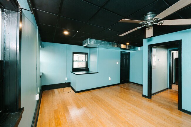 Foto del edificio - 922 Western Ave