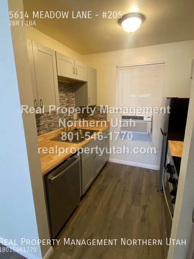 Foto del edificio - 5614 Meadow Ln