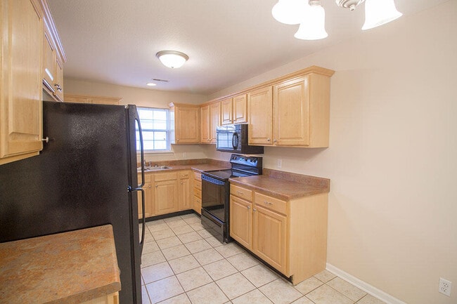 Building Photo - 1881 Field St