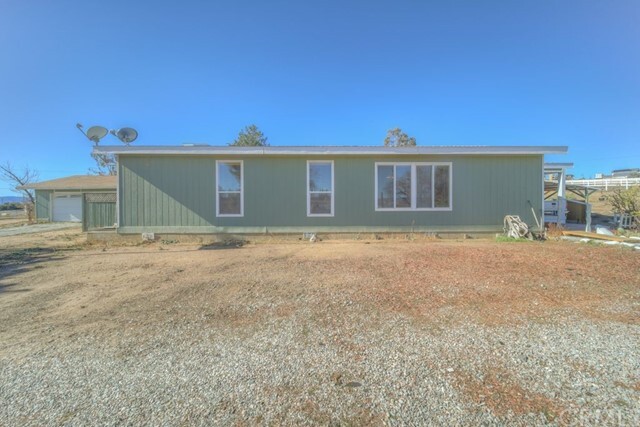 Building Photo - 41200 Rolling Hills Dr