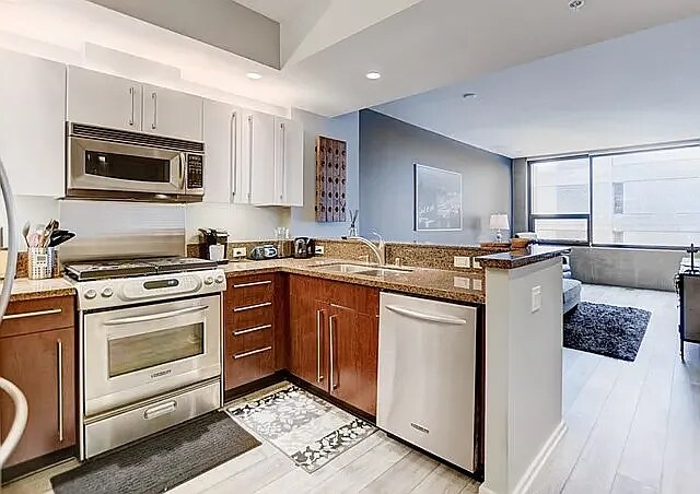 Foto del edificio - 350 11th Ave