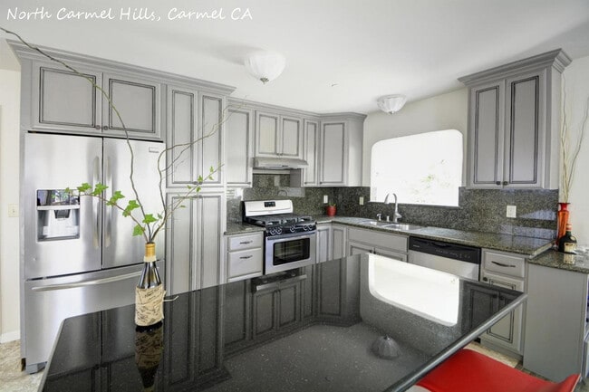 Foto del edificio - 24971 N Carmel Hills Dr