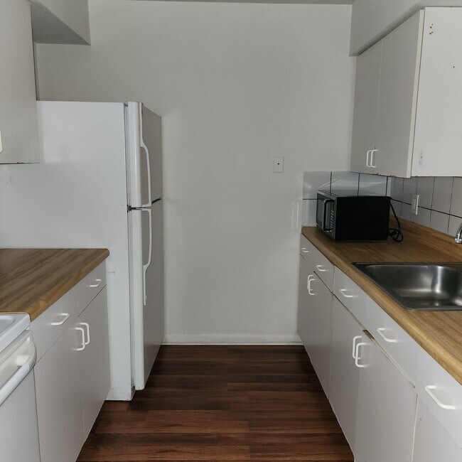 9109 W Hillsborough Ave, Tampa, FL 33615 Townhome Rentals in Tampa FL