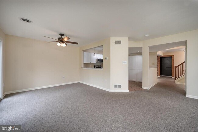 Building Photo - 1677 MacIntosh Way