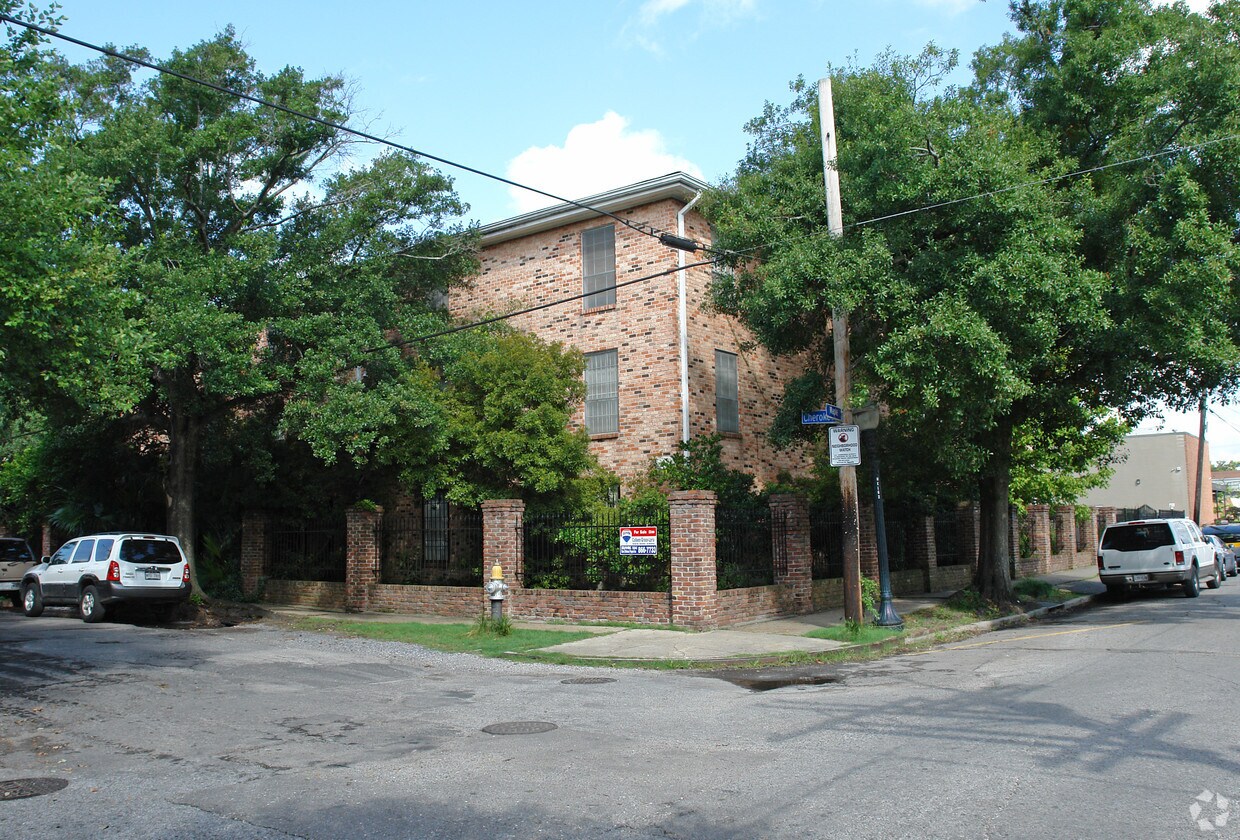 Foto del edificio - 7500 Maple St