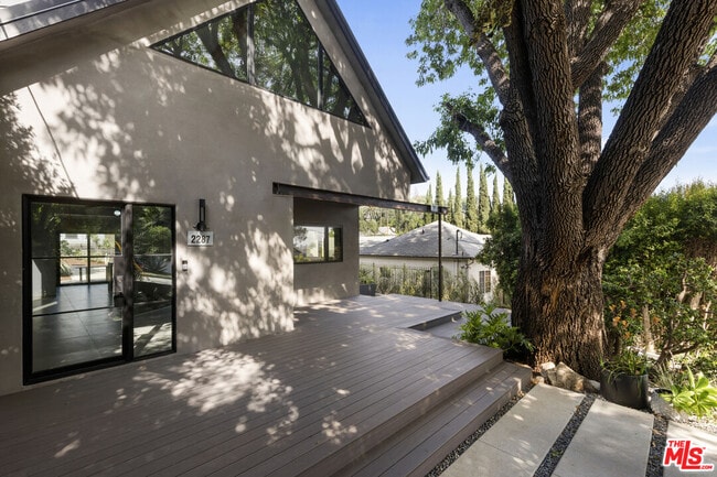 Foto del edificio - 2287 Baxter St