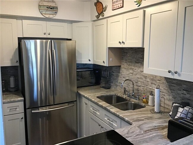 Building Photo - 504 67th Ave