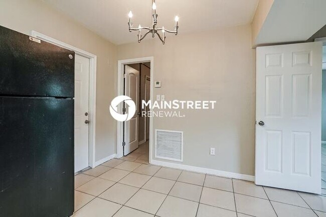 Foto del edificio - 3 Bedroom Pet-Friendly Home in Fort Myers, FL with Main Street Renewal