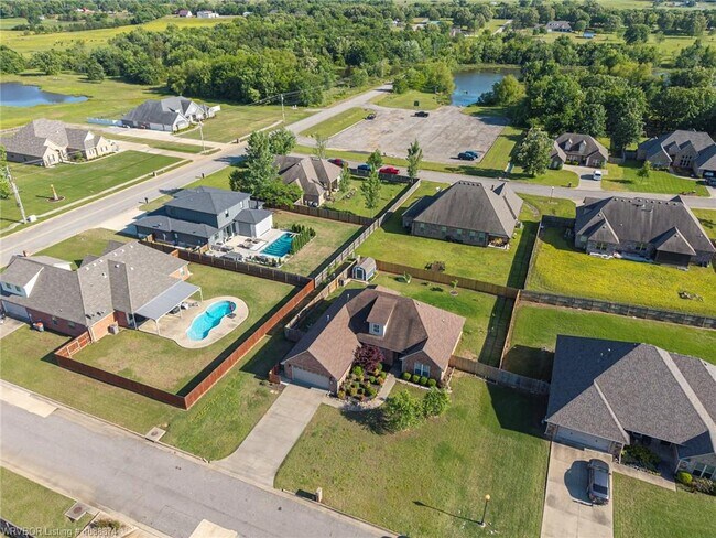 Foto del edificio - 3725 Colfax Way