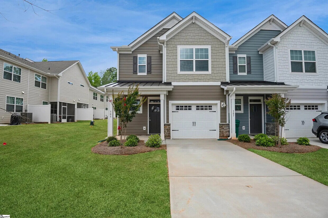 Foto principal - 305 Rodessa Ln