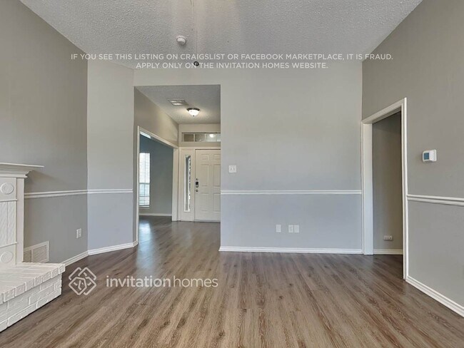 Foto del edificio - 8250 Cripple Creek Dr