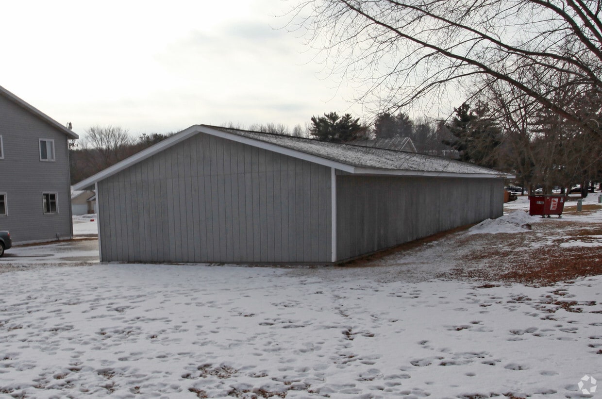 Building Photo - 702 Terrill Rd SW