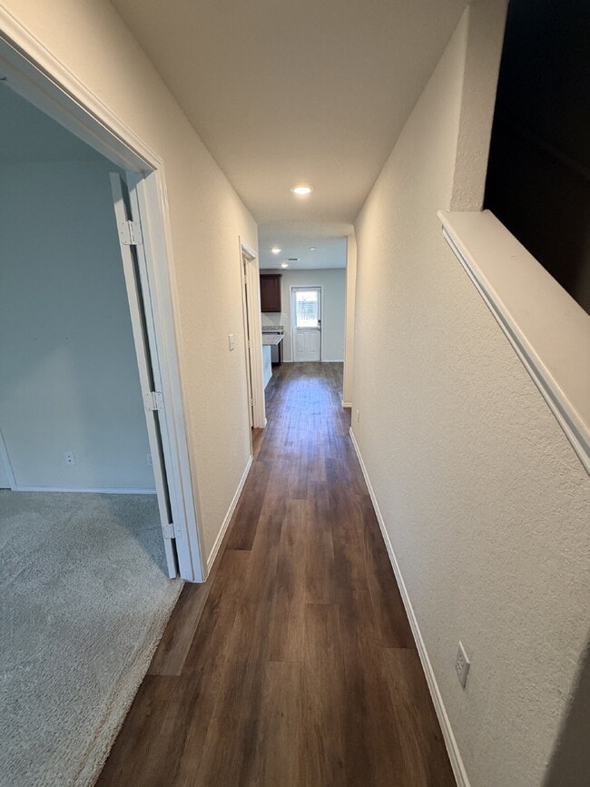 Building Photo - 631 Wild Olive Wy