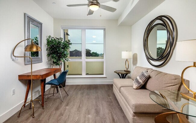 Building Photo - 1650 S Delaware St