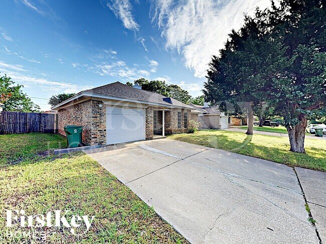 Foto del edificio - 503 Benedict Ln