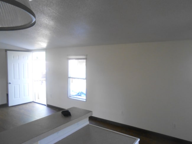 Building Photo - 24898 Lakewood Dr