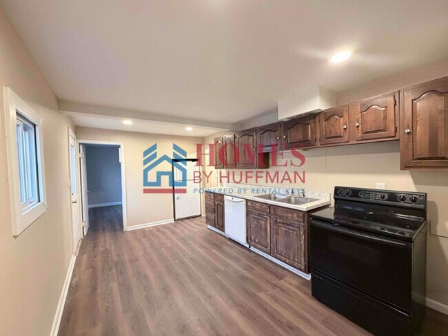 Building Photo - One Bedroom House | Now Available