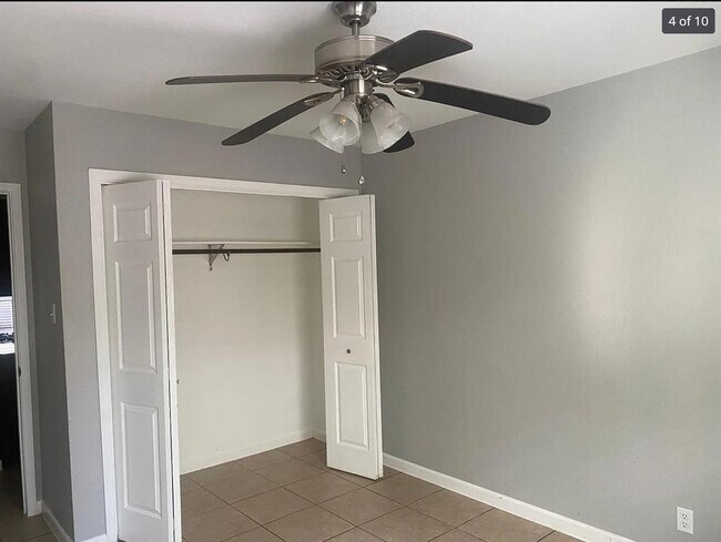 Building Photo - 1810 Nicole Cir