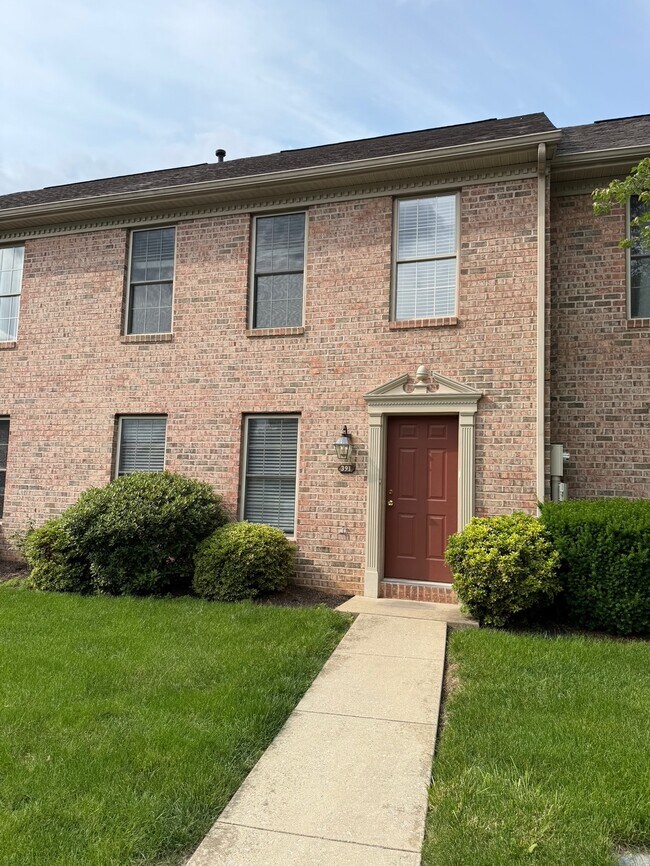 Foto del edificio - 391 Stonehedge Ln