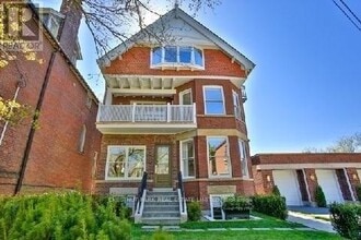 Building Photo - 16 Scarth Rd