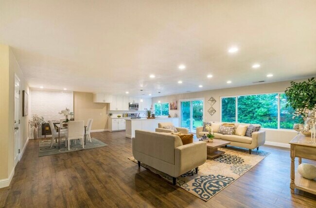 Building Photo - 5336 Terrace Oak Cir