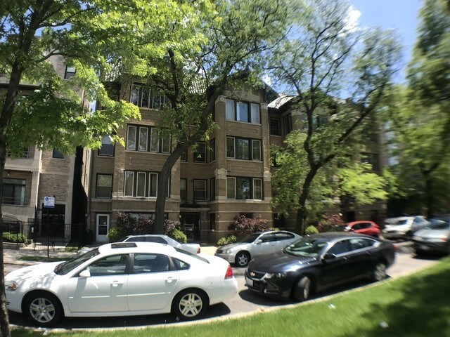Building Photo - 412 E 48th Pl